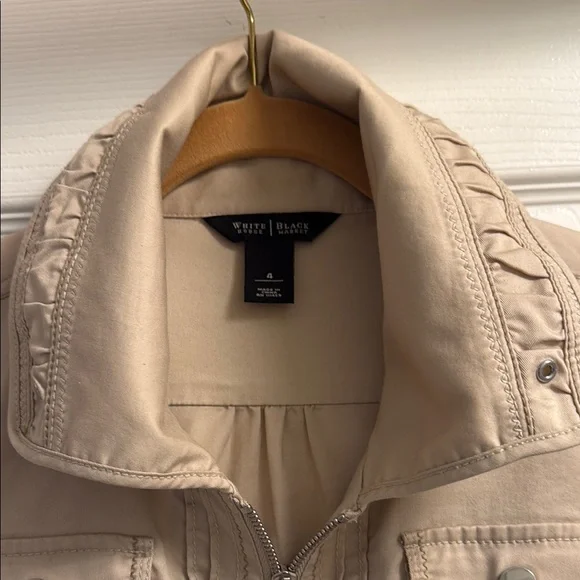 White House Black Market Tan Cropped Utility Jacket Size 4 - Picture 2 of 5